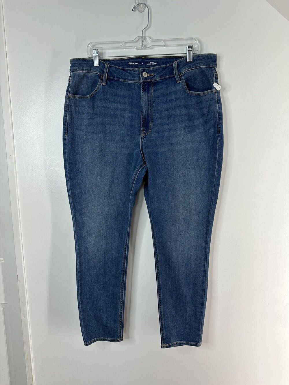 Old Navy High Rise Super Skinny Woman’s Size 16 NEW Medium Wash Denim